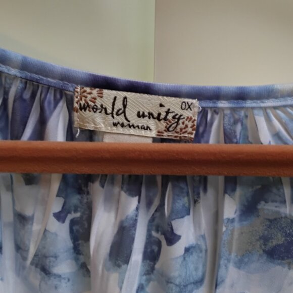 World Unity Women's OX (14-16) blue Tye-Dye Rhinestones Intricate Lace Top - Picture 8 of 9